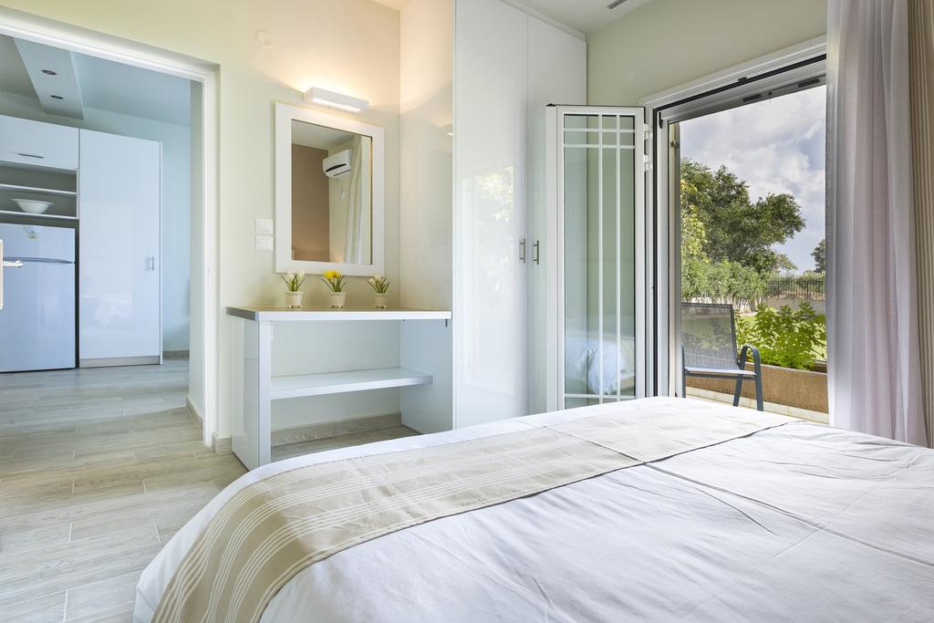 Olive Grove Studios & Apartments Svoronata Extérieur photo