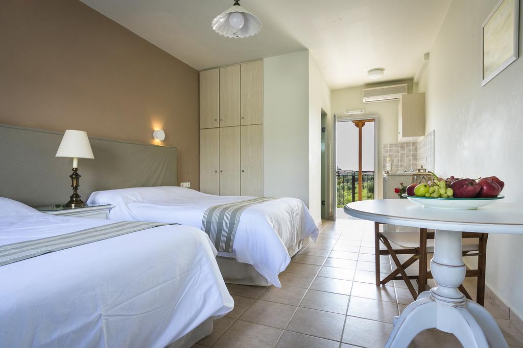 Olive Grove Studios & Apartments Svoronata Extérieur photo