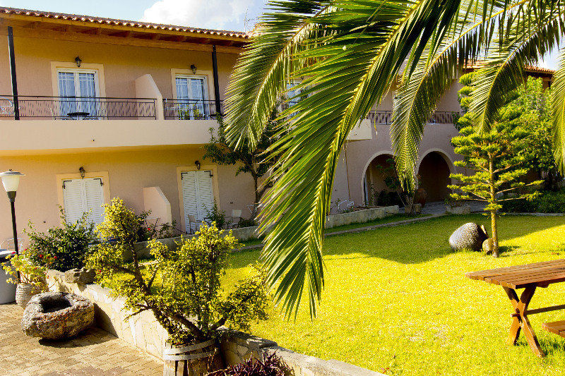 Olive Grove Studios & Apartments Svoronata Extérieur photo